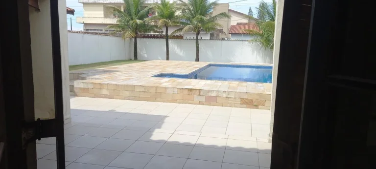 Imagem Casa para Venda em Itanhaém, Bopiranga, 2 dormitórios, 1 suíte, 2 banheiros, 4 vagas