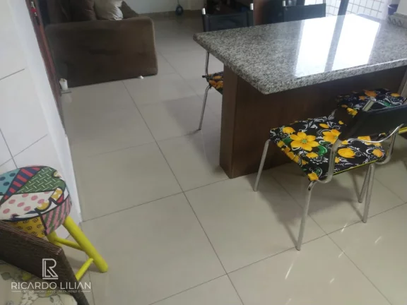 Imagem A VENDA!!! Apartamento com 2 dorms sendo uma suite, duas sacadas e uma vaga no Balneario Tupi.