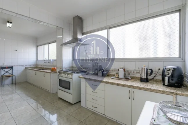 Imagem Apartamento de Luxo em Pinheiros: 4 Quartos, 2 Suítes, 5 Banheiros, 2 Vagas de Garagem, 224m² - São Paulo-SP.