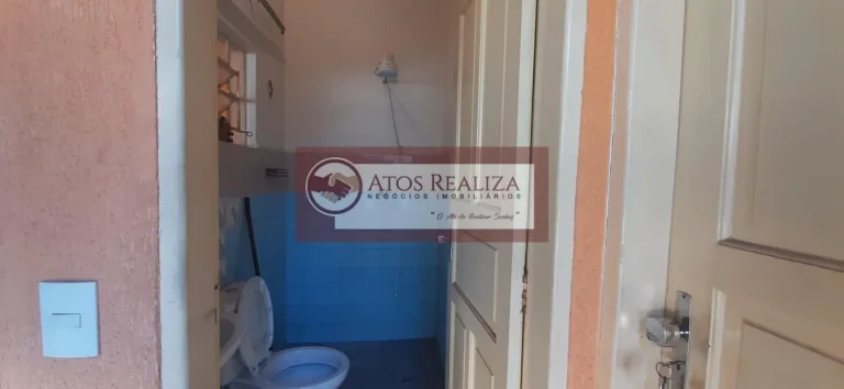Imagem Vendo lindo assobradada em Jordanópolis região da Cidade Dutra. Vendo Assobradada de 255m² sendo 3 dormitórios, cozinha, quintal nos fundos com com forno de pizza e Churrasqueira e quarto e banheiro, quintal na frente, mais um cômodo, 2 vagas cobertas, co