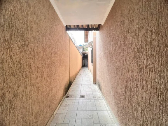 Imagem Casa para Venda em Praia Grande, Caiçara, 3 dormitórios, 2 suítes, 2 banheiros, 2 vagas