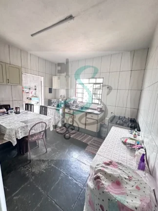 Imagem Oportunidade única! Casa à venda em Campinas-SP, Jardim Santa Lúcia: 3 quartos, 1 sala, 1 banheiro, 4 vagas de garagem.