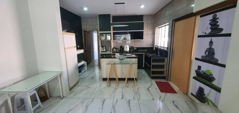 Imagem Casa Terrea Reformada com 111m² 2 Dormitorios e 5 Vagas de Garagens