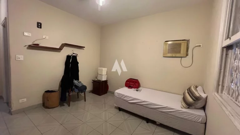 Imagem Casa sobresposta baixa com 03 dormitórios á venda em Santos