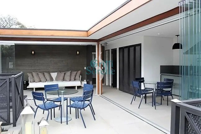 Imagem Luxuosa Casa/Sobrado à Venda em Moema - São Paulo/SP.