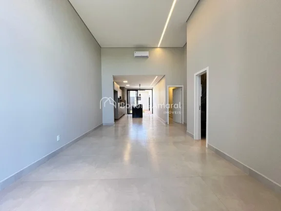 Imagem Encante-se com esta charmosa casa térrea, localizada em um dos condomínios mais tranquilos e bem l...