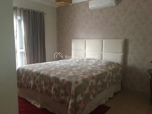 Imagem Em uma localização privilegiada, no Condomínio Vivenda das Cerejeiras em Valinhos, esta casa ofer...
