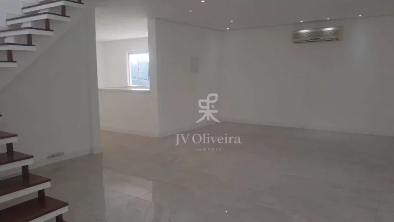 Imagem Casa em condomínio à venda, 300 m², 3 suítes, 4 banheiros, 4 vagas - Jardim Caiapia - Cotia/SP