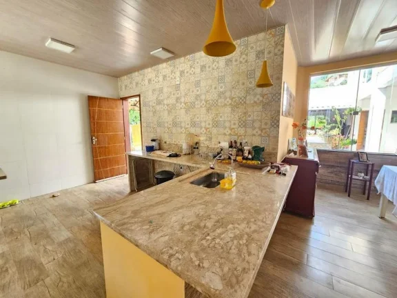 Imagem Casa em Condomínio para Venda em Teresópolis / RJ no bairro Vale Alpino