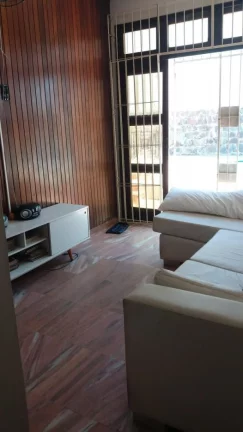 Imagem Casa à venda no Bairro Suíssa - Encante-se com esta espaçosa residência!