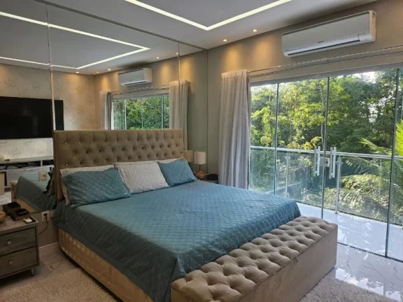 Imagem Casa Espetacular na Ponta Negra ,em um grande terreno, a casa conta, com 4 suítes, piscina , energia solar , campo de futebol, aceita financiamento
