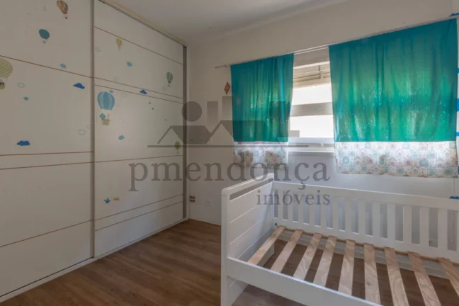 Imagem Apartamento reformado com 230m² em Higienópolis, 3 quartos (1 suíte) e 2 vagas.