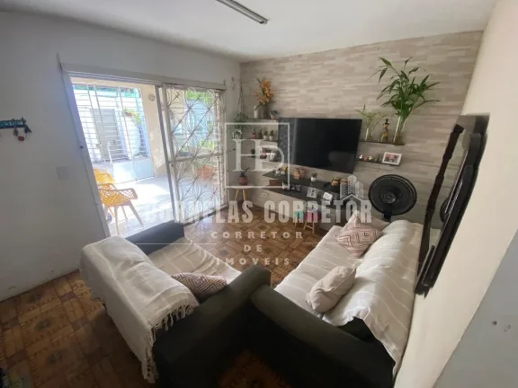 Imagem Casa Espaçosa com 6 Quartos e 2 Suítes à Venda por R$ 600 Mil