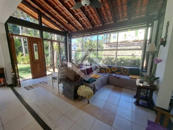 Imagem Casa Triplex Colonial - 4 suítes- 300m² - Vargem Grande