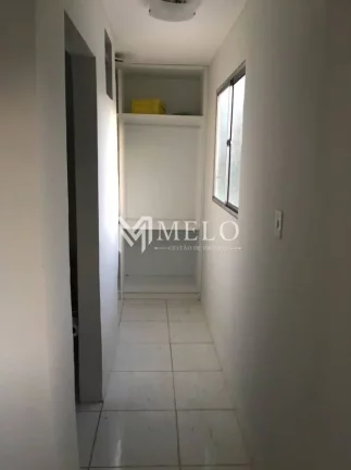 Imagem Casa com 2qts, suíte, 2 vagas com 110m2 Tamarineira...