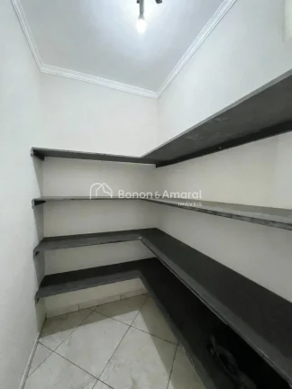 Imagem Ótima casa sobrado à venda no Condomínio Canterville, localizada logo na entrada de Valinhos pela...