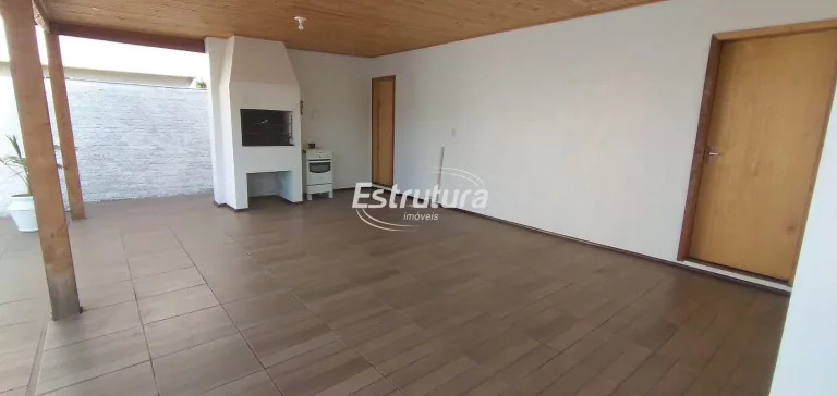 Imagem casa ampla no Pé de Platano 3 dormitórios, piscina e garagem para 3 automóveis