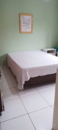 Imagem Terreno com Ampla Casa Não Averbada em Shangri-la - Estuda Permuta