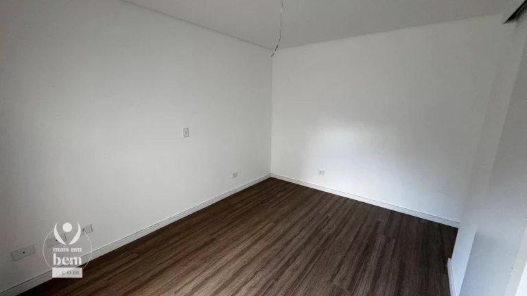 Imagem Sobrado triplex com 160 m², terraço com churrasqueira, 3 quartos (1 suíte), à venda por R$ 1.290.000 - São Lourenço - Curitiba/PR