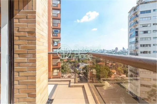 Imagem Cobertura com reforma moderna em Higienópolis. São 264m² de área privativa, 3 dormitórios ( tod...