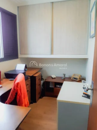 Imagem Descubra o conforto e a sofisticação deste amplo e espaçoso apartamento reformado, localizado no ...