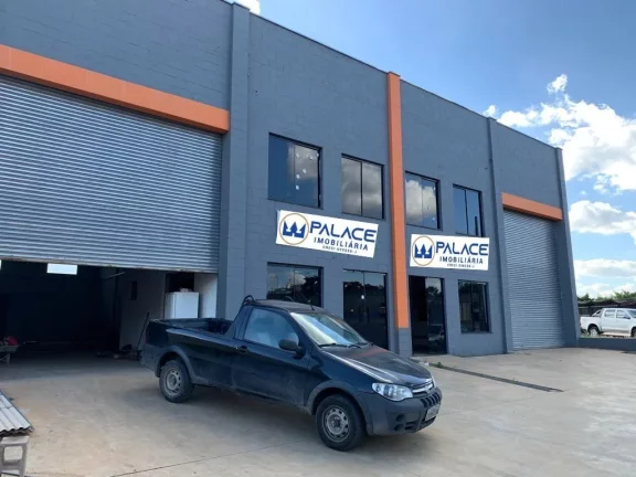 Imagem Barracão: Área do Terreno: 820,00 m² Área Construída 820 m² - Com recepção; 02 sala; 06 banh...