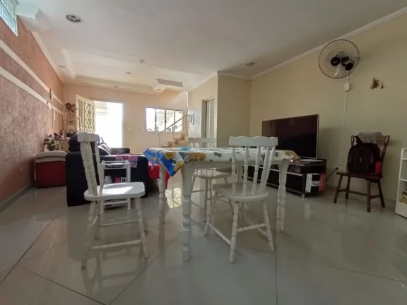 Imagem Sobrado com 2 dormitórios à venda, 193 m² por R$ 585.000,00 - Vila Acoreana - Poá/SP