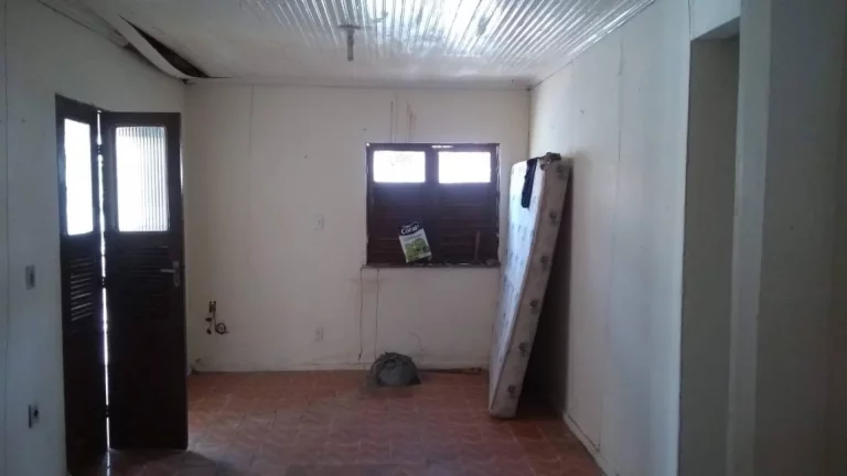 Imagem Casa no Luzia: Ótima Localização e Espaço com 160 m² - Imperdível!