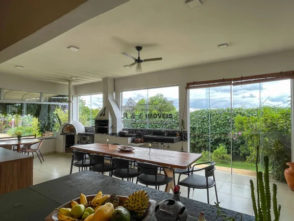 Imagem Casa em Condomínio Fechado em Taubaté — 3 Unidades, Gourmet e 2 Lareiras