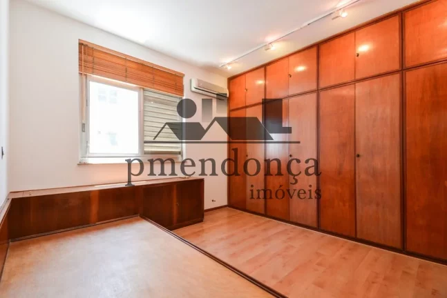 Imagem Apartamento na Rua Rio de Janeiro com 276 m², 4 quartos e 2 vagas em Higienópolis.