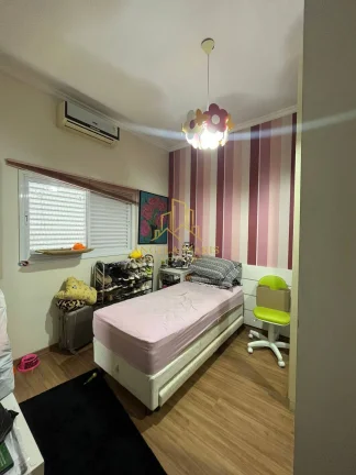 Imagem Casa Sobrado, 3 dormitórios ( 3 suítes), 4 vagas, Villa Branca I - Jacareí.