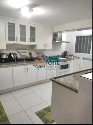 Imagem Maravilhosa casa em bairro fechado com vista mar!