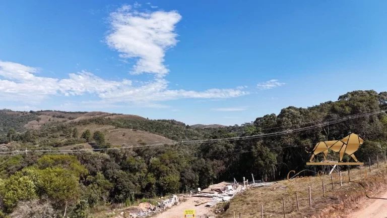 Imagem Terreno com 23.840m² no Parque da Ferradura Seu Refúgio em Campos do Jordão