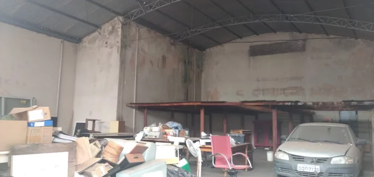 Imagem Barracão em Ótima Localização. Precisa de reforma. Aceita proposta. - Atual.20-10-25