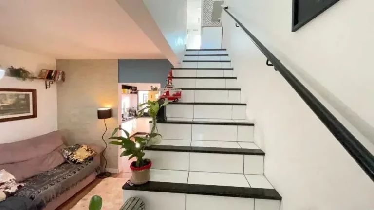 Imagem Sobrado com 2 dormitórios e 1 vaga de garagem com terraço e churrasqueira em Balneário Camboriú
