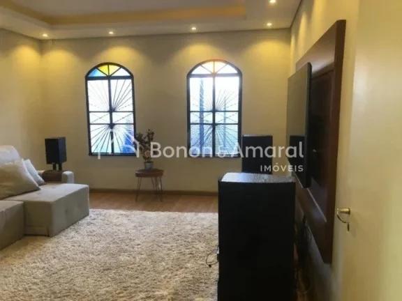 Imagem Casa à venda no Parque Taquaral com 170 m² de área construída, este imóvel oferece diversas com...