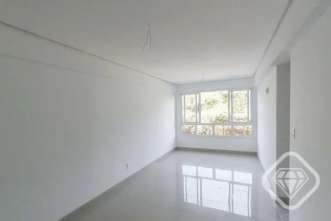 Apartamento com 2 dormitórios, garagem, elevador, prédio moderno e excelente construção no Bairr...