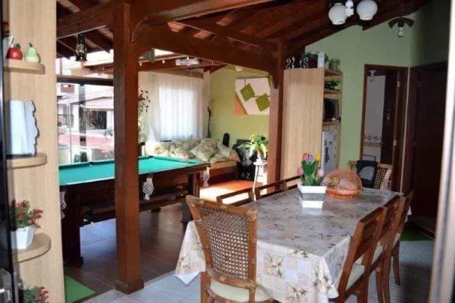 Imagem Sobrado com Sala Comercial no Bairro Cordeiros - Itajaí