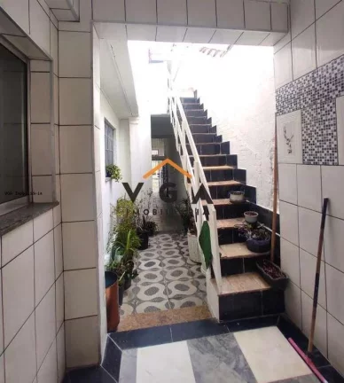 Imagem Casa para Venda em Ferraz de Vasconcelos, Jardim Helena, 5 dormitórios, 4 banheiros, 1 vaga