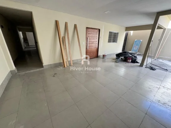 Imagem Casa a venda no bairro Tijucal, próximo a Avenida das Torres. 03 Quartos sendo 01 suite