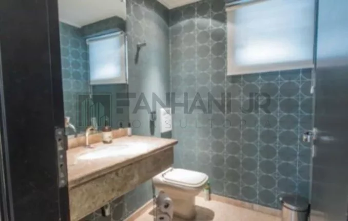 Imagem Venha conhecer este imóvel incrível, totalmente reformado e finamente decorado, com uma localização excepcional! Com 587m² de área construída este e