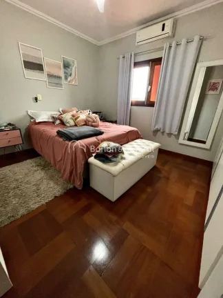 Imagem Excelente sobrado à venda em condomínio fechado em Valinhos/SP, localizado em uma área privilegia...