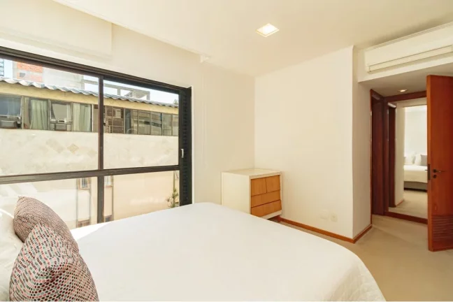 Imagem Imóvel com 4 Quartos à Venda,  em Floresta - Porto Alegre