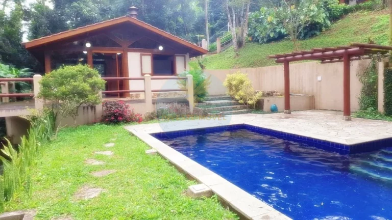 Imagem Casa com Terreno Amplo, Gourmet e Piscina na Granja Viana