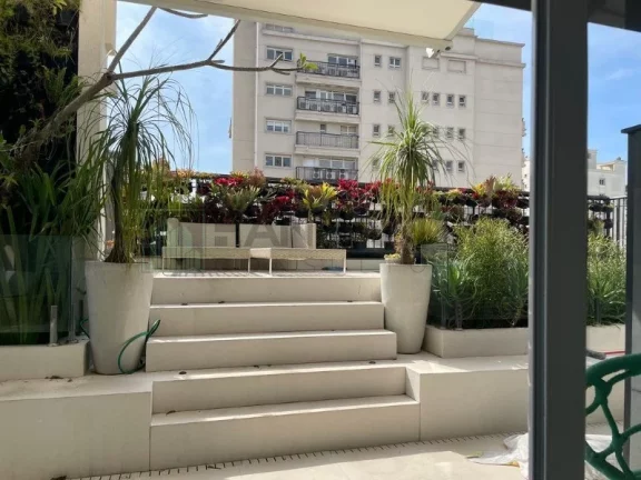 Imagem Venha conhecer o verdadeiro sinônimo de luxo no magnífico Duplex 20 do Edifício England, localizado na deslumbrante Vila Nova Conceição. Este imóvel e