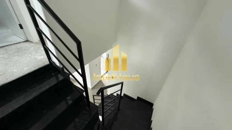 Imagem Sobrado novo em condomínio no Alto Boqueirão, com aproximadamente 88 m² privativos, distribuídos...