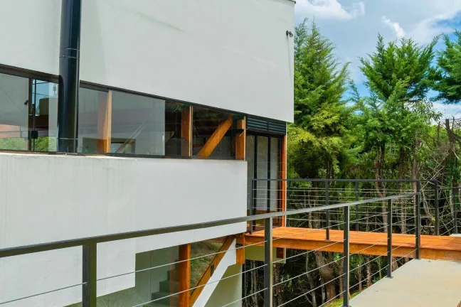 Imagem Exclusividade: Design Moderno com Vista para a Pedra do Baú