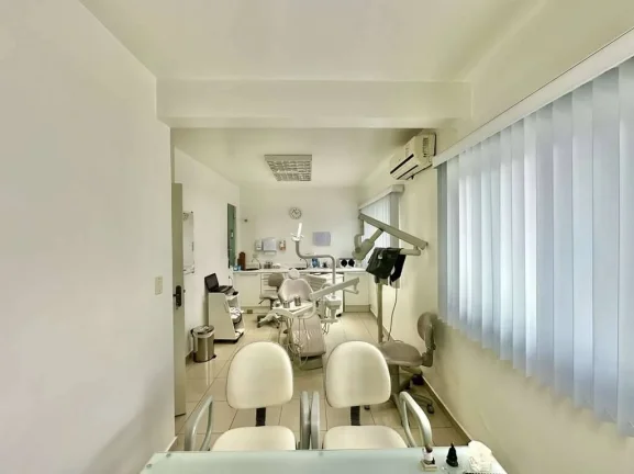 Imagem Sobrado COMERCIAL - 6 salas, recepção, 2 vagas - próx. ao Portal do Morumbi