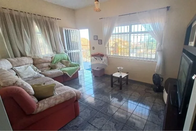Imagem Casa dois dormitórios perto da praia.