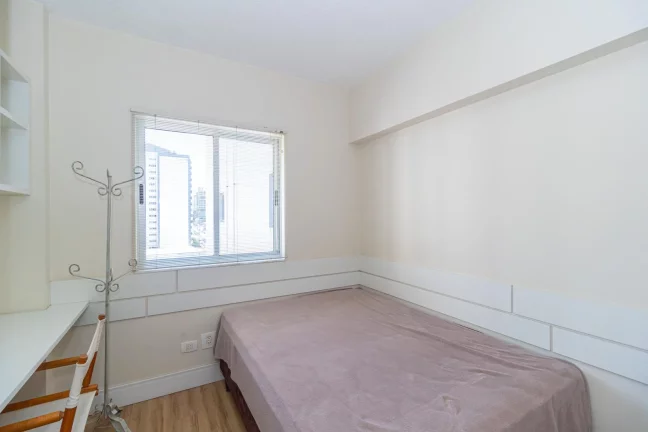Imagem Apartamento de 3 quartos no bairro Água Verde
